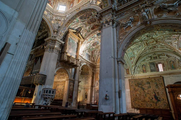 Interior Catedral Com Obras Artísticas — Fotografia de Stock