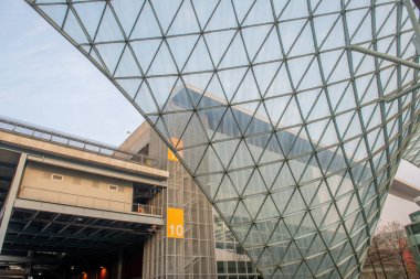 Rho Milano İtalya 2 Aralık 2018: Fiera Milano Rho giriş. Bir önemli Uluslararası Ticaret Fuarı ve Konferansı görsel iletişim ve ticaret Fiera Milano Rho olduğunu