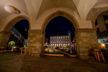 Arcades carrara Kütüphane bakan nedeni Sarayı