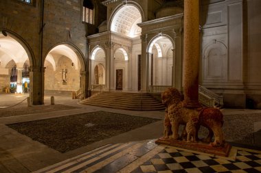 Arcades carrara Kütüphane bakan nedeni Sarayı