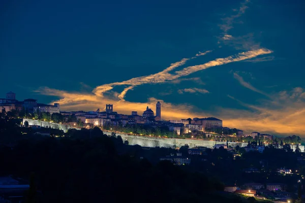 Vista Antigua Ciudad Bérgamo Atardecer — Foto de Stock