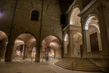 Bergamo Santa Maria Maggiore Bazilikası geceleri
