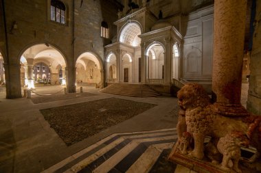 Arcades carrara Kütüphane bakan nedeni Sarayı