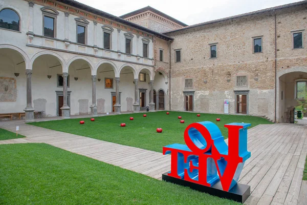 Μπέργκαμο Ιταλία Σεπτεμβρίου 2018 Εγκατάσταση Τέχνης Μέσα Στο Μοναστήρι Της — Φωτογραφία Αρχείου
