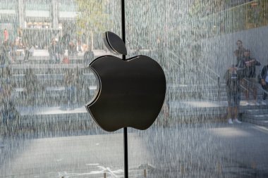 Milan İtalya 26th Eylül 2018: Milano yeni apple Mağazası
