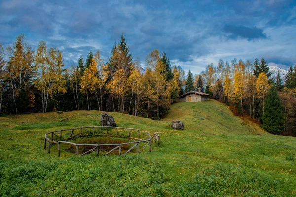 Ferme Avec Étangs Prairie Automne — Photo