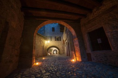 Camerata cornello İtalya Antik ortaçağ köyü