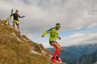 Bergamo İtalya: Eylül 2017 dağ yarışı 38 km