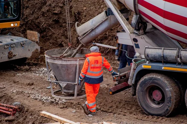 Colle Bergamo Italië November 2017 Timmerwerk Werknemers Bouwen Van Zuiveringsinstallaties — Stockfoto