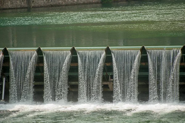 Barrera Para Ralentizar Flujo Agua —  Fotos de Stock