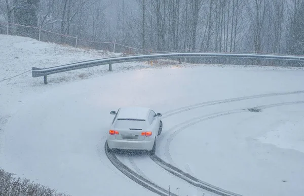 Viaggio Sulla Neve Senza Catene Neve — Foto Stock