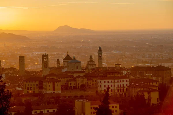 Bergamo Alta Skyline All Alba — Foto Stock