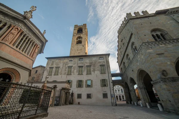 Pórtico Bérgamo Del Palazzo Della Ragione Con Vistas Capilla Colleoni — Foto de Stock