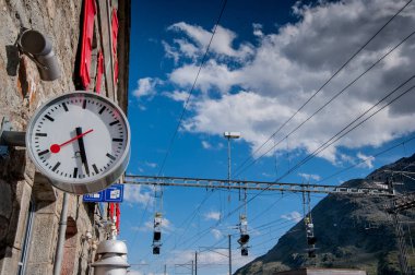 Kırmızı Bernina Tren