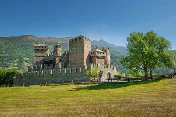 Valle d 'Aosta Castillo Féndez — Foto de Stock