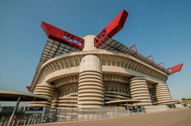 Giuseppe Meazza stadyumunun dışında., 