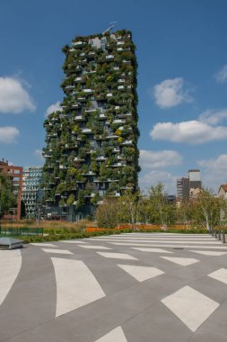 Milan İtalya 8 Epitember20120: Terrac 'ta bahçeli evler