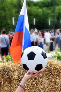 futbol topu ve Rusya bayrağı 
