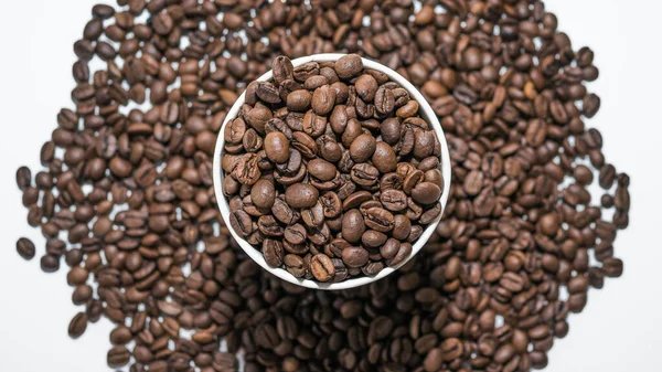 Rostade Kaffebönor Bakgrund Kaffe Glas Fylld Med Kaffebönor Ovanifrån Närbild — Stockfoto
