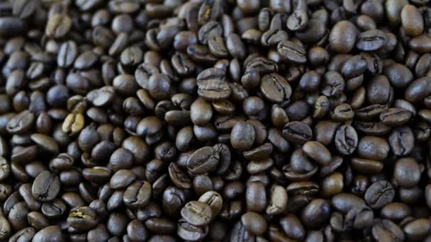 Illatos Kávészemek Közelről Sült Bab Termelésben — Stock videók