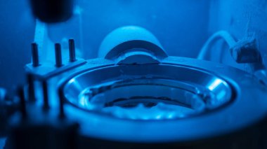 Takma diş, diş boyama makinesi, klinikte diş yapımı..