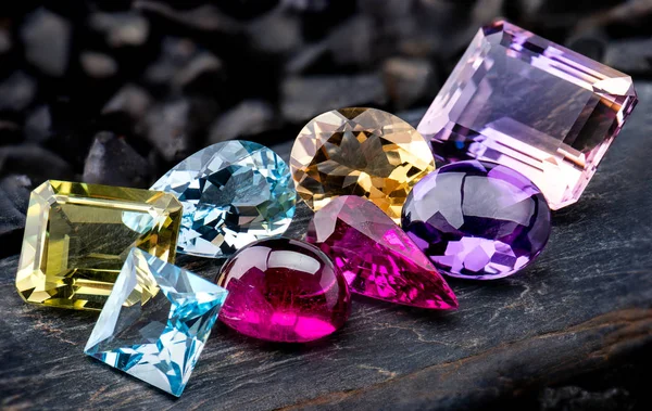 Conjunto Joyas Colección Piedras Preciosas Foto Con Piedra Negra Iluminación — Foto de Stock