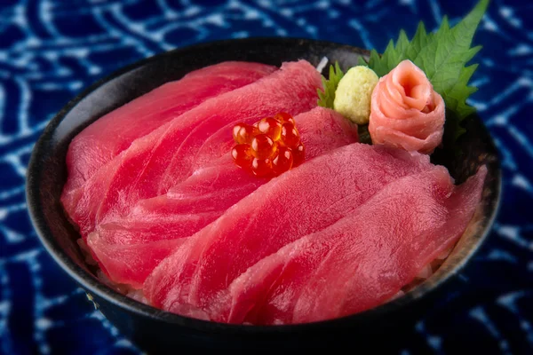 Sashimi Atún Con Huevas Arroz Salmón Parte Superior Maguro Don — Foto de Stock