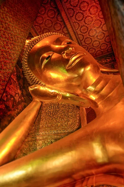 Bangkok Tayland uyku Buda heykeli. — Stok fotoğraf