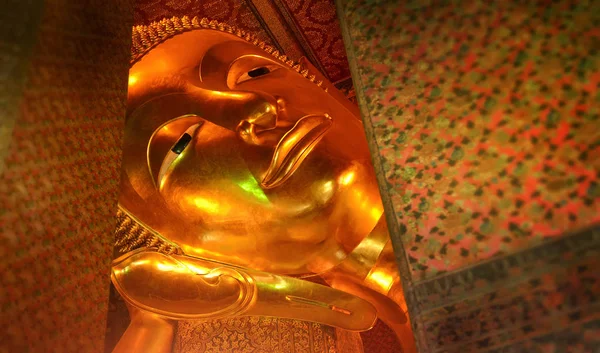 Estatua de buda durmiente en Bangkok Tailandia . —  Fotos de Stock