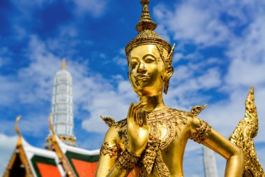 Grand Palace Bangkok ücretsiz lisanslı fotoğraf yer alan yarı-kuş yarı kadın heykeli altın.