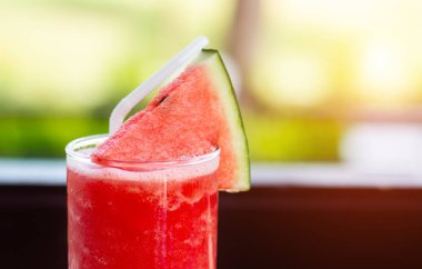 Karpuz güler yüzlü taze ve soğuk içecek.