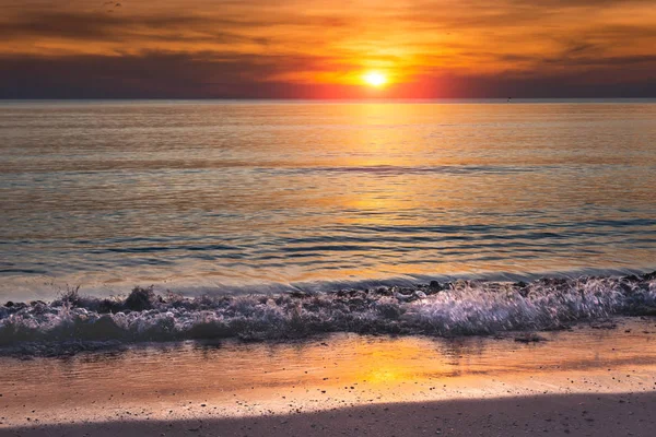Solnedgång Och Havet Orange Mörka Himlen Låg Belysning — Stockfoto