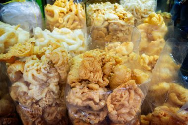 Kuru balık maws kapalı düşük aydınlatma ile Çin pazarında.