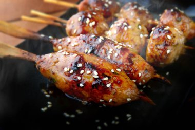 Japon köfte ızgara veya tsukune.