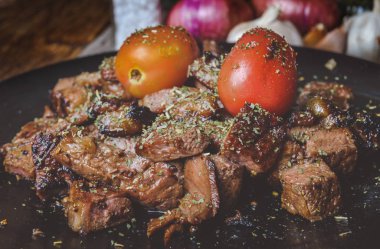 Baharat baharat ile ızgara kesilmiş sığır eti biftek.