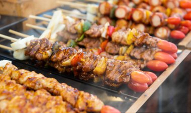 Şiş ızgara barbekü düzenleme.