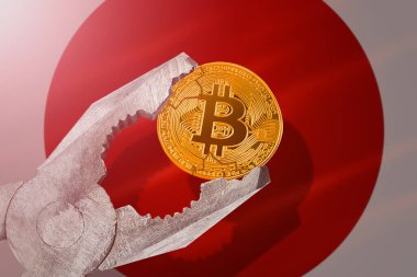 Japonya 'da Bitcoin düzenlemesi; bitcoin btc madeni para Japonya bayrağının arka planında mengene sıkıştırılıyor; sınırlama, yasaklama, yasadışı, yasaklanmış