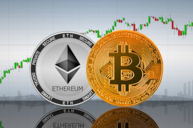 Grafiğin arka planında Bitcoin (BTC) ve ETH (ETH) sikkeleri; bitcoin ve ethereum kripto para birimi; şifreleme değişimi