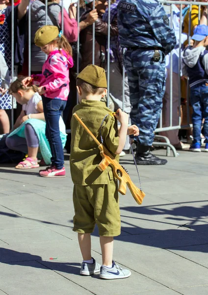 2018 Moscou Russie Jour Victoire Moscou Garçon Portant Uniforme Militaire — Photo