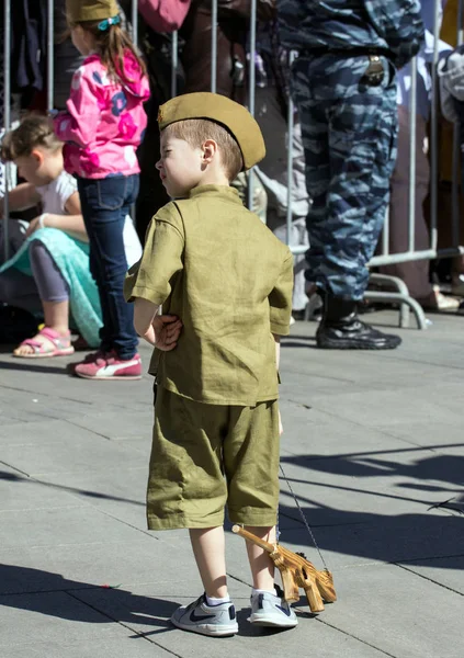 2018 Moscou Russie Jour Victoire Moscou Garçon Portant Uniforme Militaire — Photo