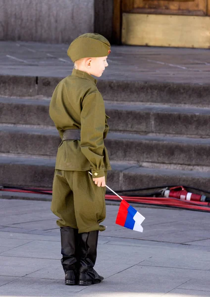 2018 Moscow Russia Victory Day Moscow Boy Wearing Military Uniform — Stock Photo, Image