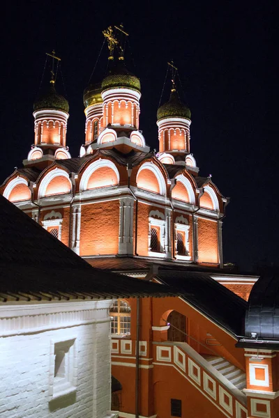 2018 Moscú Rusia Una Vieja Iglesia Centro Moscú Esta Noche — Foto de Stock