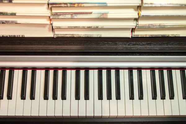 Kitap Piyano Çalarım Edebiyat Müzik Kavramı — Stok fotoğraf