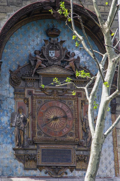 正義の宮殿のデ ヴィックの時計のダイヤル パリの観光 — ストック写真