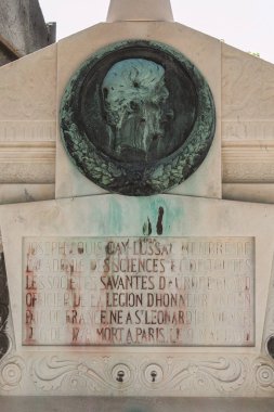 05.04.2008, Paris, Fransa. Paris gezileri. Eski Paris yürüyüş. Ünlüleri Pere Lachaise Mezarlığı Türbesi.