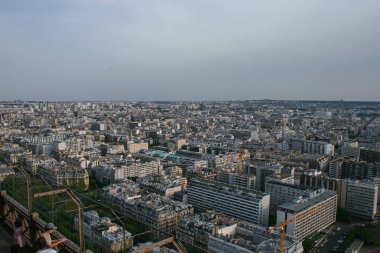 Eyfel Kulesi Paris panoramik hava manzara. Paris seyahat. Fransa'nın gezi.