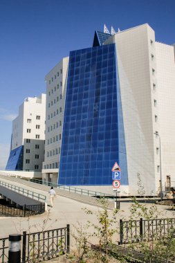 07.06.2018, Yakutsk, Rusya Federasyonu. Modern binanın dış. Rusya'nın mimarisi.