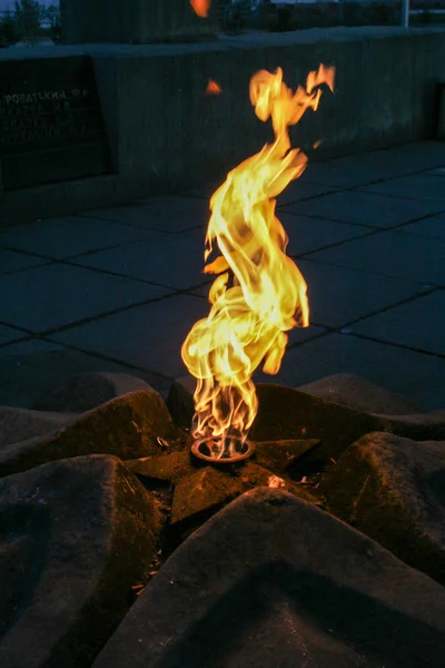 2008 俄罗斯雅库茨克 永恒的火焰在公园里 火焰特写镜头 — 图库照片