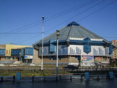 09.13.2008, Yakutsk. Rusya. Eski ve modern bir şehir binaların. Rusya'nın mimarisi.