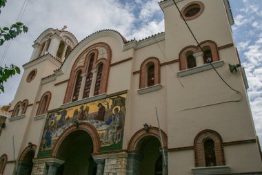 09.20.2008, Hersonissos, Girit, Yunanistan. Bağlantı noktası şehrin eski bir kilise faade. 